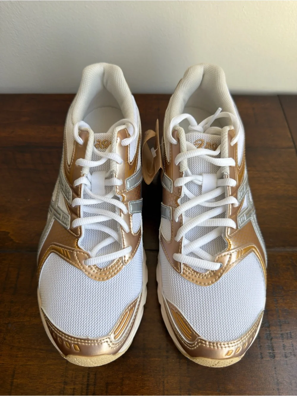 ASICS Gel DS Trainer 14 White Gold Silver 1203B102 100 Men Size 7 Women Size 8.5
